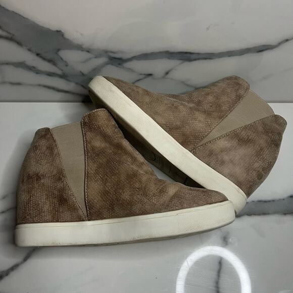 Coconuts by Matisse | Women's Tan Faux Suede Lure Wedge Sneaker Booties Sz 7.5 - Picture 6 of 8